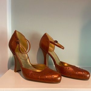 Women’s Size 6 BCBGirls Burnt Orange Heels